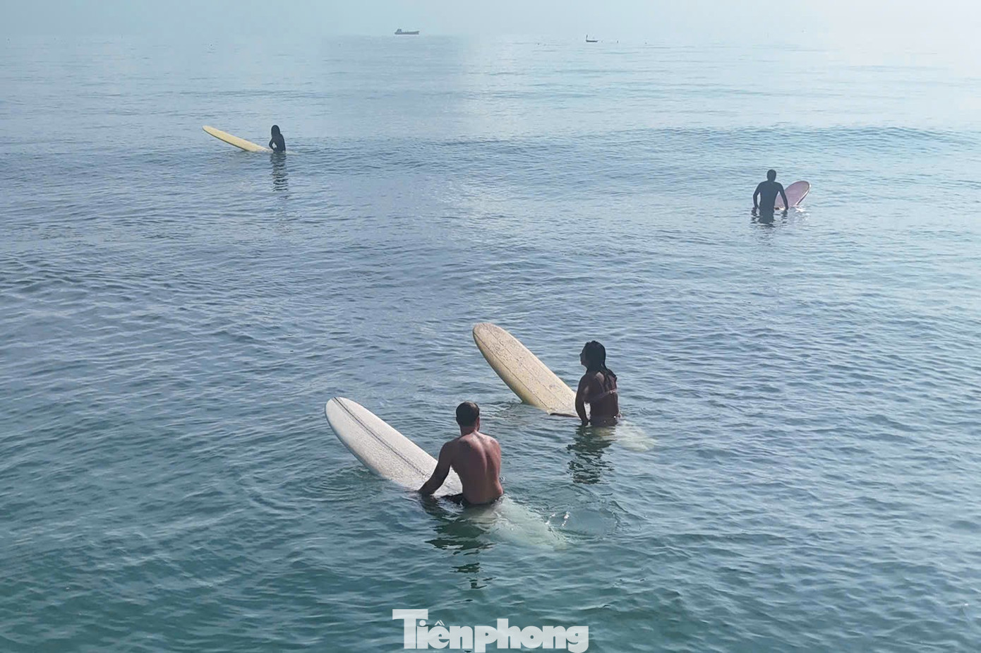 Biển Đà Nẵng không được nghỉ... Tết- Ảnh 10.