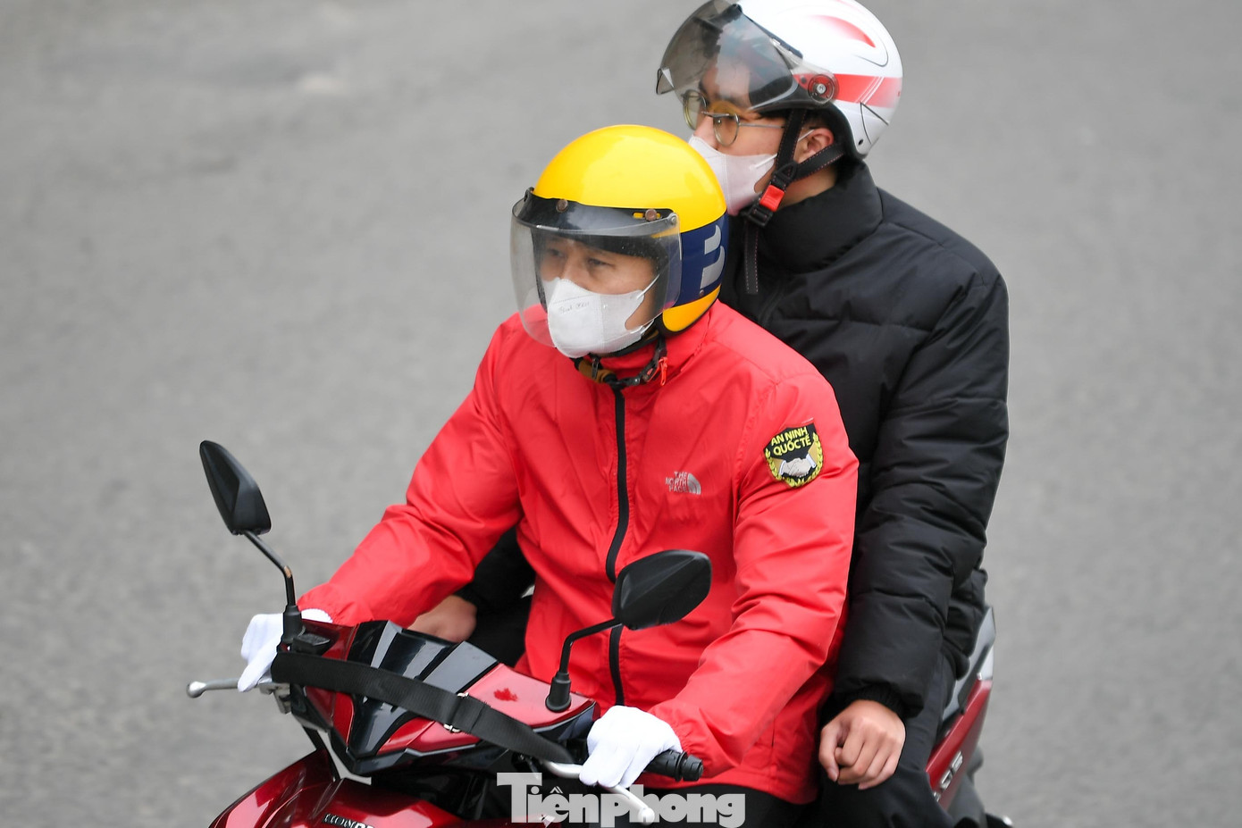 Hà Nội mùng 2 Tết: Cửa ngõ phía Nam ùn tắc cục bộ, nội đô rộng thênh thang- Ảnh 3.