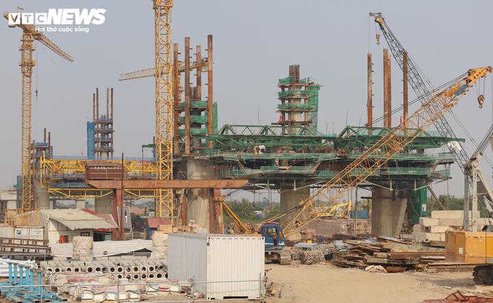 Hình hài cầu vượt sông Lạch Tray hơn 2.000 tỷ đồng sau 13 tháng thi công- Ảnh 10.