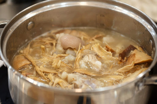 Nấu canh măng chớ bỏ qua 3 thao tác quan trọng: Măng mềm nhừ, mùi không hăng, nước canh trong- Ảnh 4. Nấu canh măng chớ bỏ qua 3 thao tác quan trọng: Măng mềm nhừ, mùi không hăng, nước canh trong- Ảnh 4.