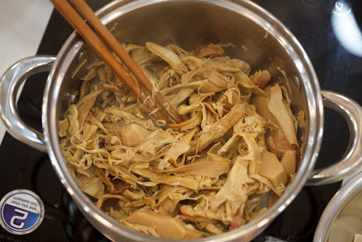 Nấu canh măng chớ bỏ qua 3 thao tác quan trọng: Măng mềm nhừ, mùi không hăng, nước canh trong- Ảnh 3. Nấu canh măng chớ bỏ qua 3 thao tác quan trọng: Măng mềm nhừ, mùi không hăng, nước canh trong- Ảnh 3.