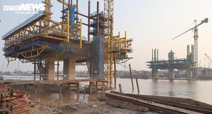 Hình hài cầu vượt sông Lạch Tray hơn 2.000 tỷ đồng sau 13 tháng thi công- Ảnh 5.