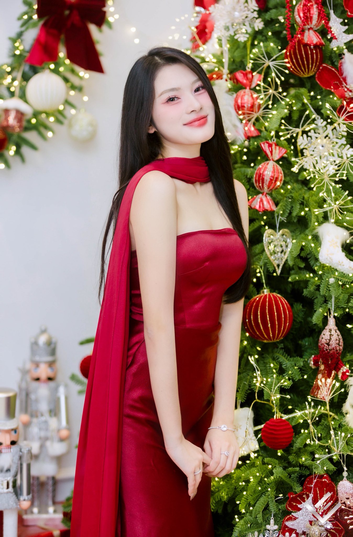 Diễn viên Thanh Sơn đang hẹn hò với Hoa khôi kém 15 tuổi?- Ảnh 3.