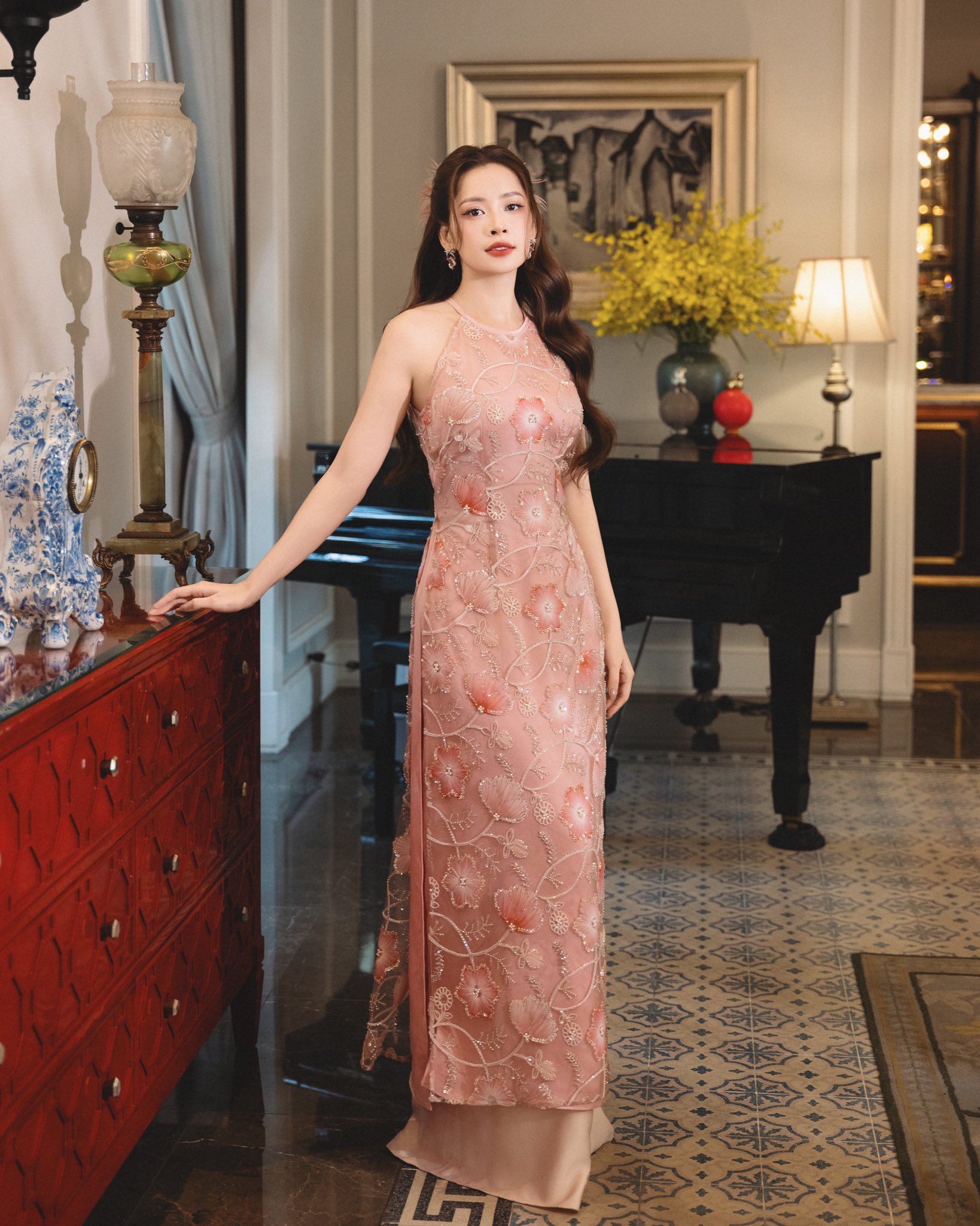 Tết nhất Chi Pu đeo vàng nặng người, fan vội hỏi trên cổ đang là mấy chục cây?- Ảnh 8.