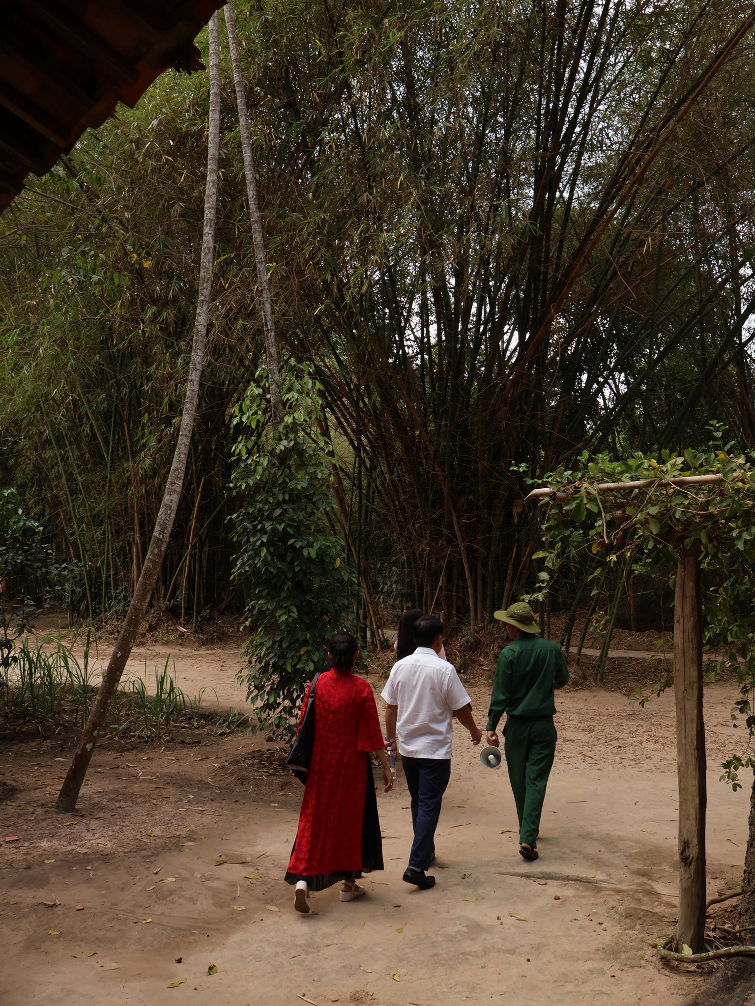 Gia đình Văn Lâm tham qua Địa đạo Củ Chi ngày Tết, Yến Xuân khoe khéo mối quan hệ với mẹ chồng người Nga- Ảnh 3.