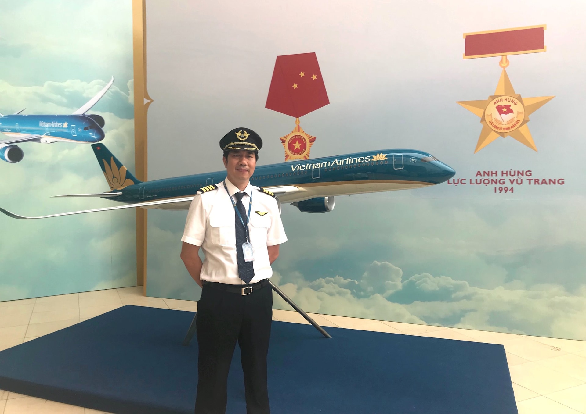 Cơ trưởng Vietnam Airlines Phạm Đình Hưng: Gần 60 tuổi vẫn phải liên tục rèn thể lực, ai muốn vào nghề, bên cạnh thu nhập, hãy lưu tâm đến sự khắc nghiệt- Ảnh 3.