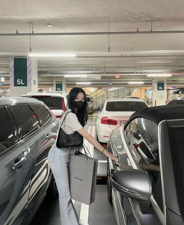 Hồi kết của người giàu giả trong Nghệ Thuật Lừa Dối Của Sarah- Ảnh 3.