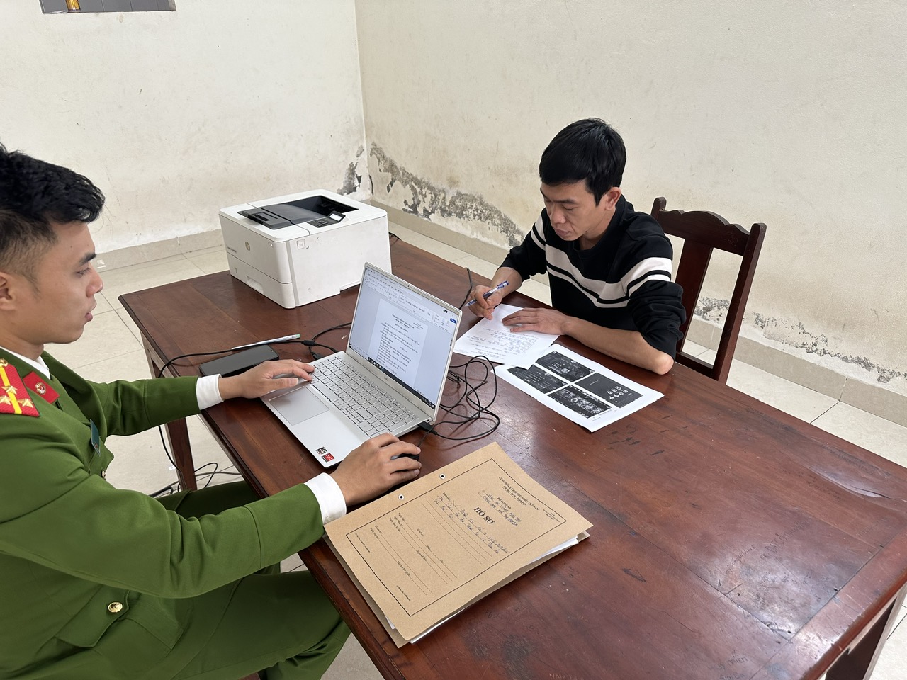 Khởi tố Đặng Năm Hổ sau khi giao dịch 10,7 triệu đồng trên trang web 789xxx- Ảnh 1.