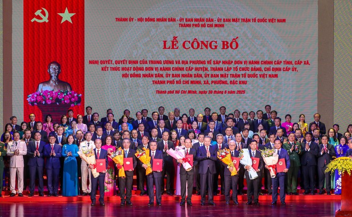 Nhìn lại cuộc hợp nhất TPHCM - Ảnh 1.