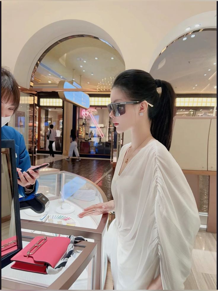 Hồi kết của người giàu giả trong Nghệ Thuật Lừa Dối Của Sarah- Ảnh 4.