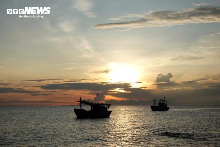 Độc đáo ngôi làng '100% nhà lợp mái đỏ' bên biển Đắk Lắk- Ảnh 7.