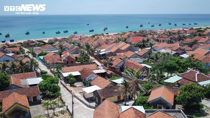 Độc đáo ngôi làng '100% nhà lợp mái đỏ' bên biển Đắk Lắk- Ảnh 6.