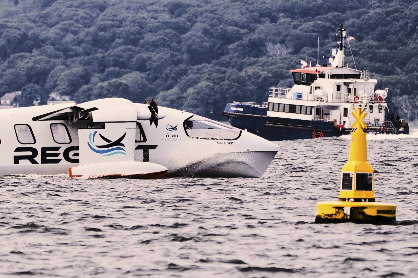 Phà chở khách có cánh - Ảnh 4.