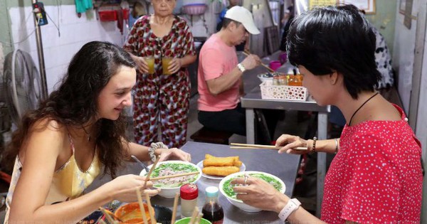 Vượt qua Osaka và Singapore, một thành phố của Việt Nam lọt top 11 điểm đến có đồ ăn ngon nhất thế giới - Ảnh 3.