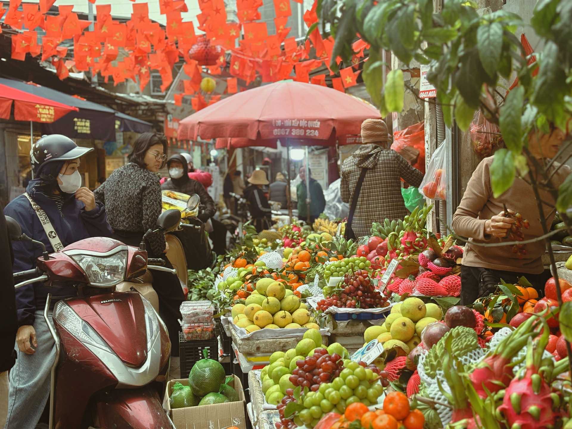 Rằm tháng Chạp: Chợ Hàng Bè vắng dần, "chợ nhà giàu" này bất ngờ lên ngôi - Ảnh 7. Rằm tháng Chạp: Chợ Hàng Bè vắng dần, "chợ nhà giàu" này bất ngờ lên ngôi - Ảnh 7.