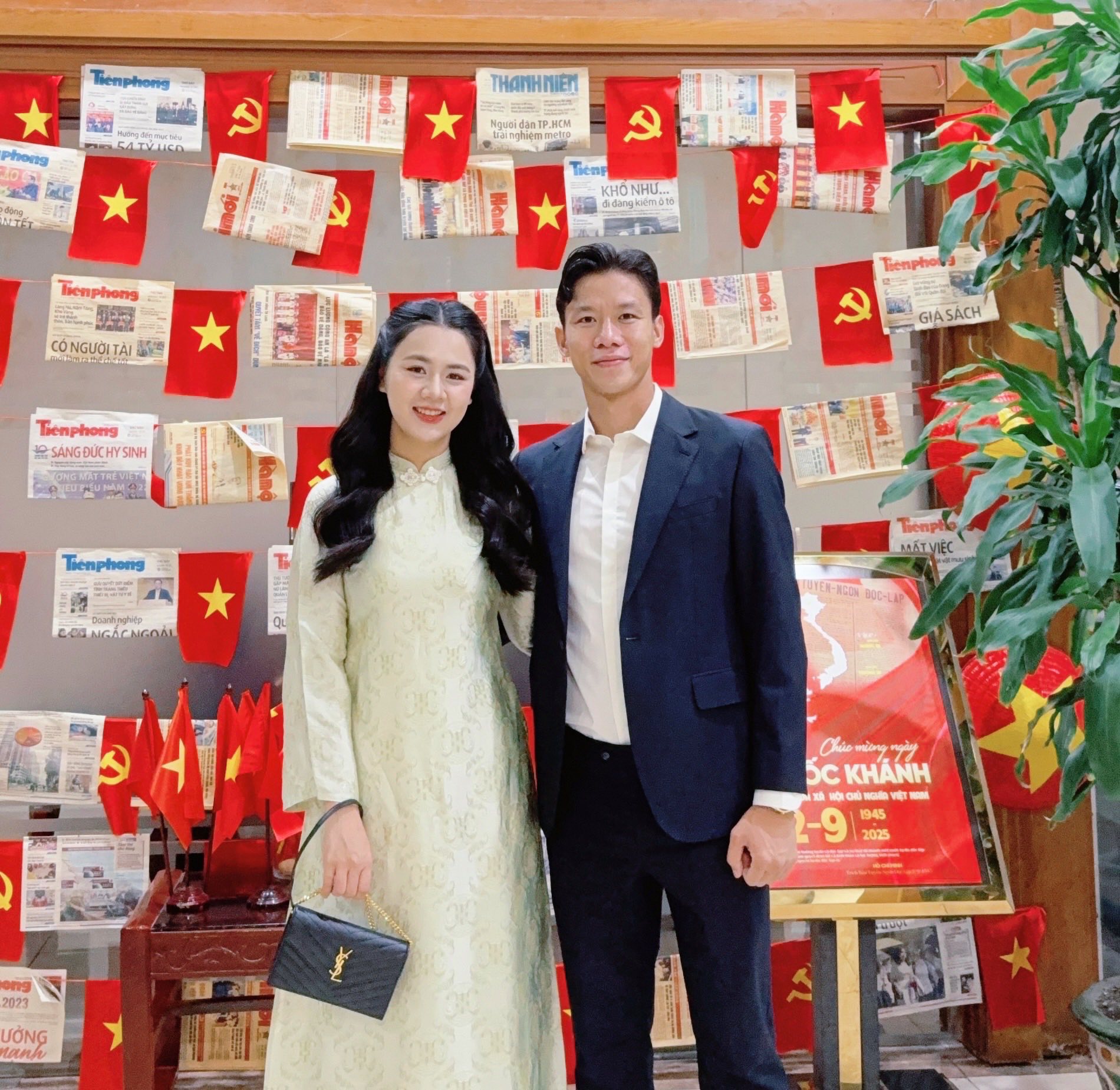 Sau 8 năm, lý do cả đội U23 Việt Nam lỡ hẹn đám cưới Quế Ngọc Hải và Hoa khôi ĐH Vinh mới hé lộ- Ảnh 1.