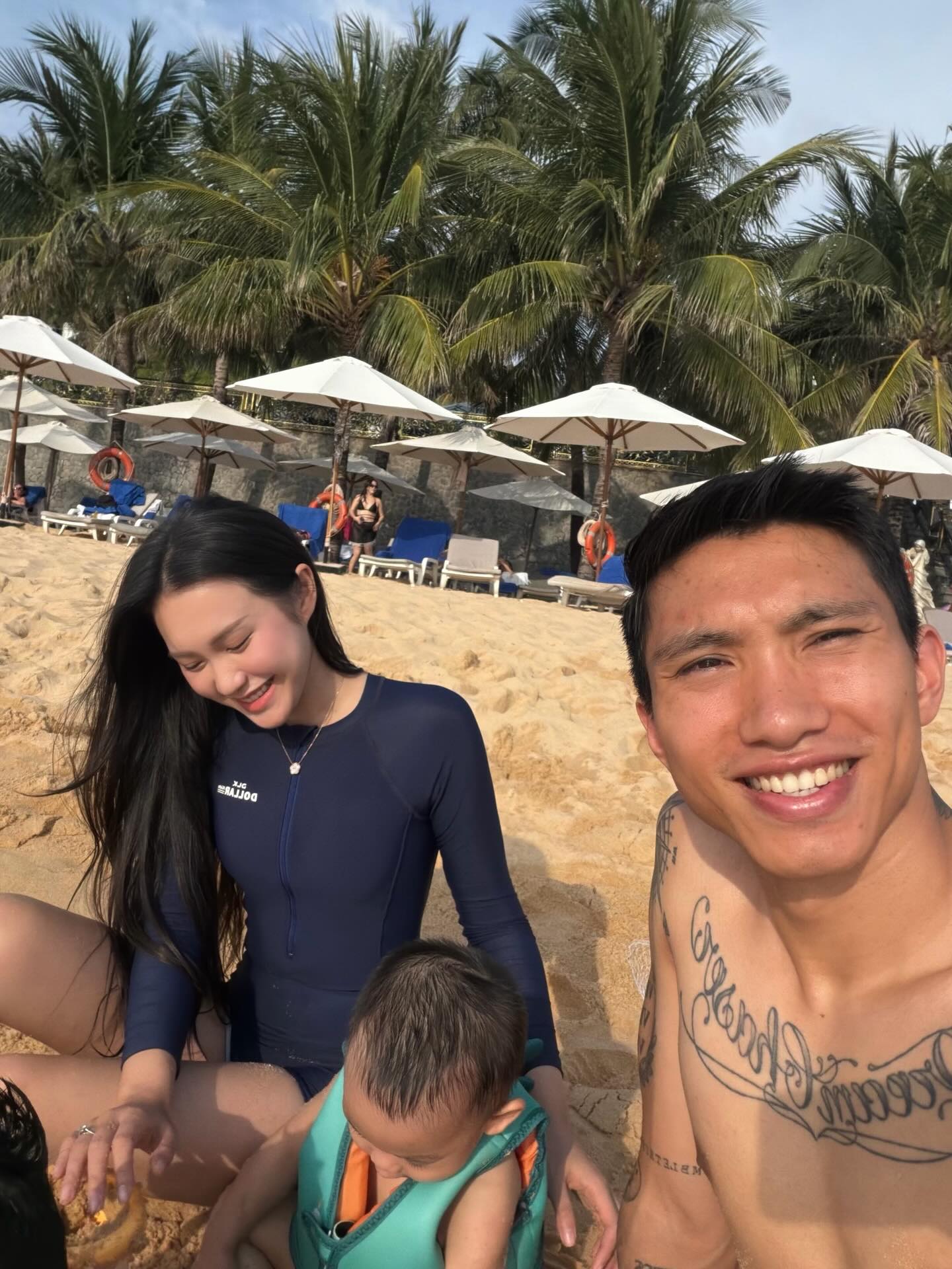 Tiểu thư Doãn Hải My khoe đi học Thạc sĩ Luật, Văn Hậu nhiệt tình ủng hộ vợ thành "hot mom tri thức" - Ảnh 4.