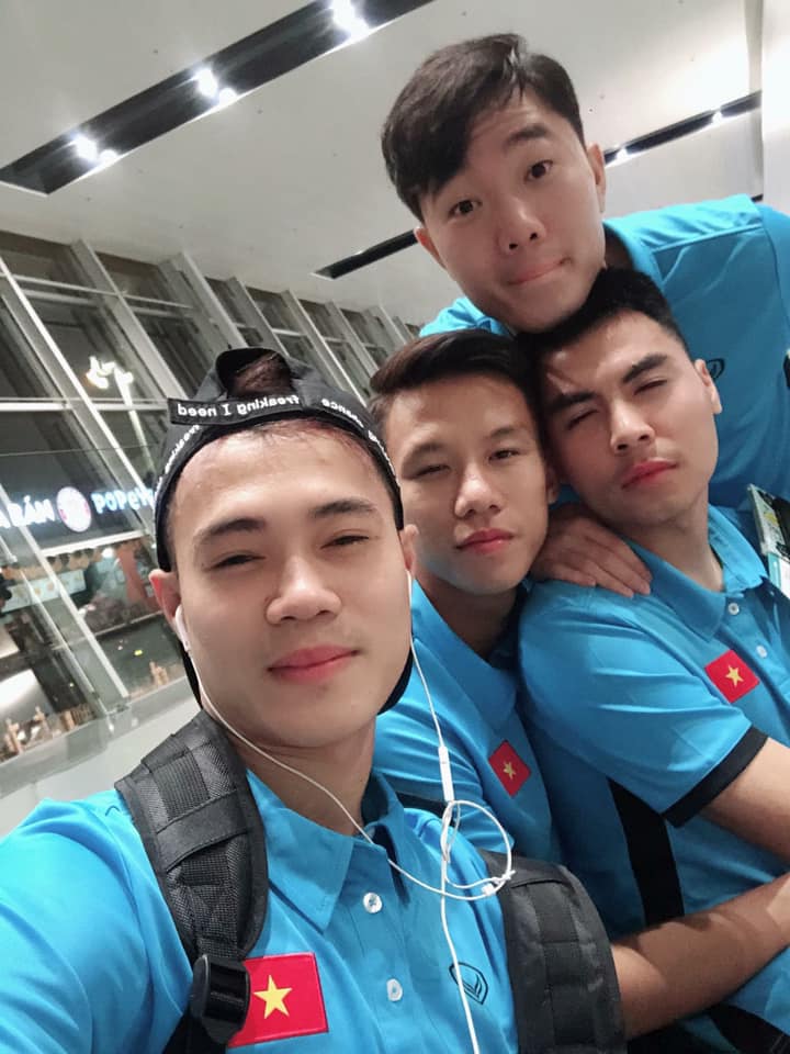 Sau 8 năm, lý do cả đội U23 Việt Nam lỡ hẹn đám cưới Quế Ngọc Hải và Hoa khôi ĐH Vinh mới hé lộ- Ảnh 4.