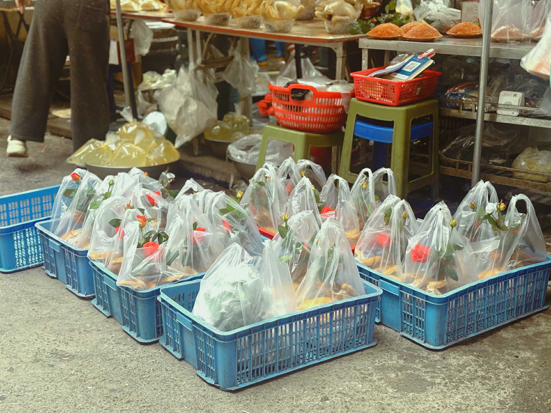 Rằm tháng Chạp: Chợ Hàng Bè vắng dần, "chợ nhà giàu" này bất ngờ lên ngôi - Ảnh 6. Rằm tháng Chạp: Chợ Hàng Bè vắng dần, "chợ nhà giàu" này bất ngờ lên ngôi - Ảnh 6.