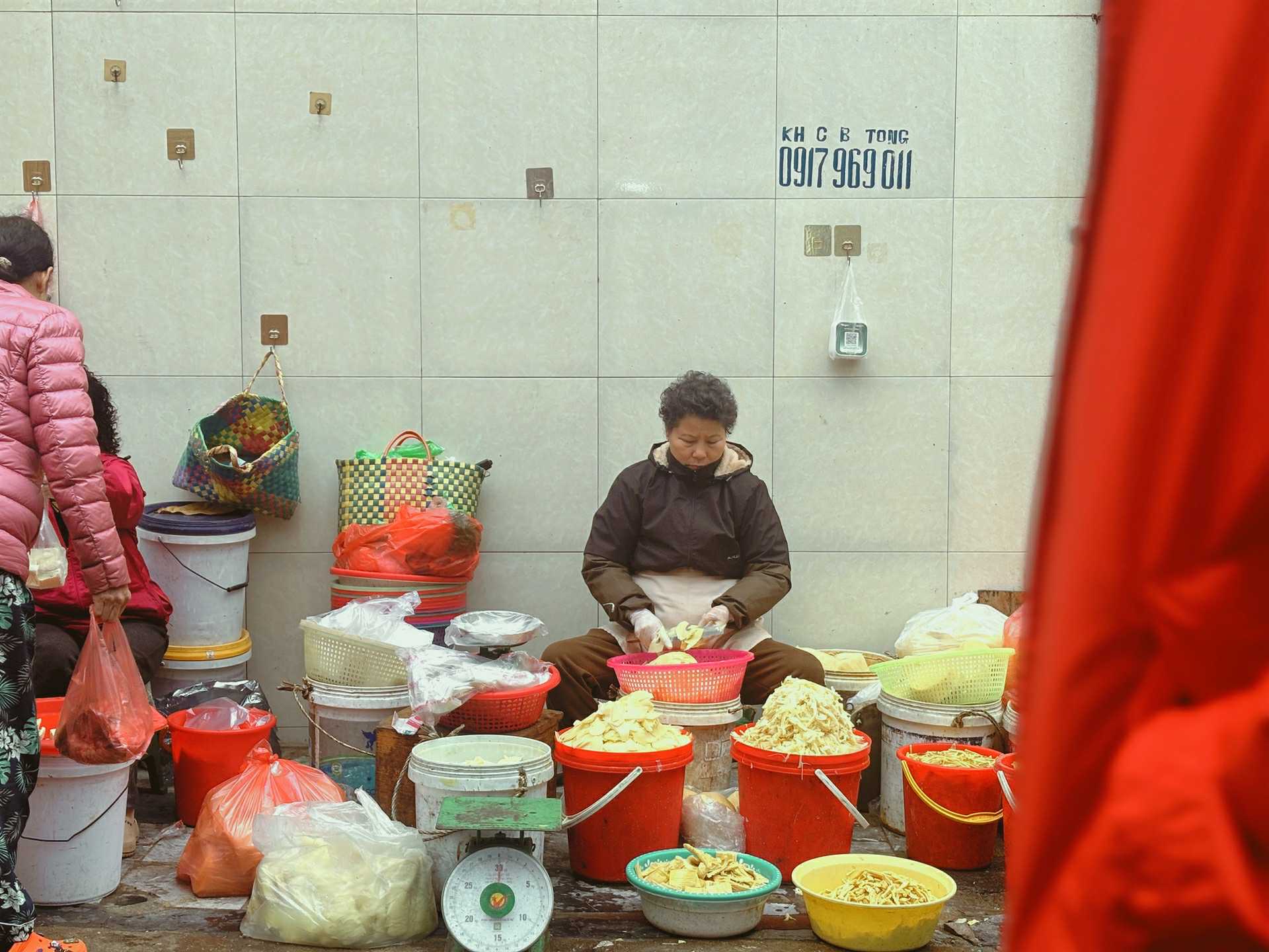 Rằm tháng Chạp: Chợ Hàng Bè vắng dần, "chợ nhà giàu" này bất ngờ lên ngôi - Ảnh 8. Rằm tháng Chạp: Chợ Hàng Bè vắng dần, "chợ nhà giàu" này bất ngờ lên ngôi - Ảnh 8.