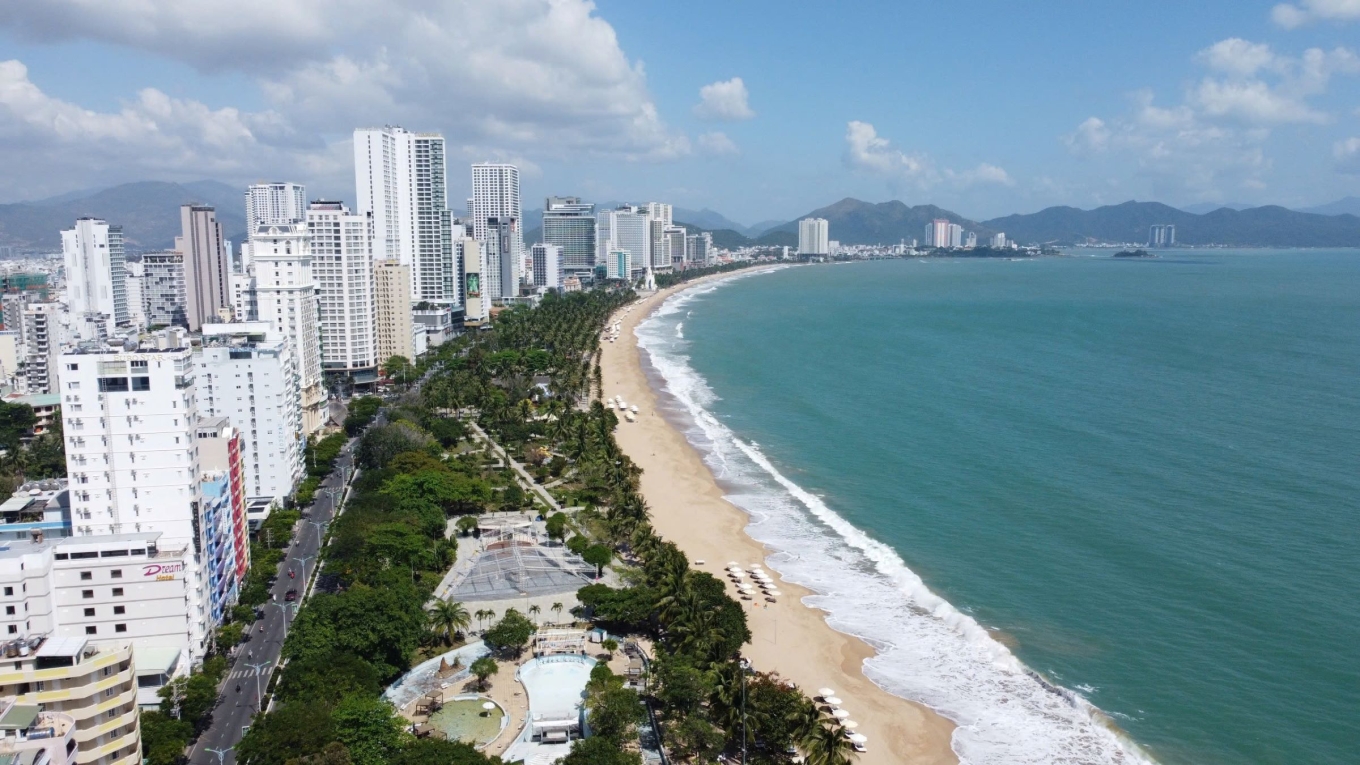 Vinhomes của tỷ phú Phạm Nhật Vượng rót 285.000 tỷ xây siêu đô thị hơn 10.000ha tại Khánh Hòa - Ảnh 1.