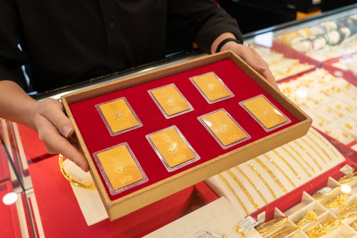 Tối 2-2, giá vàng bất ngờ đảo chiều tăng mạnh- Ảnh 1.