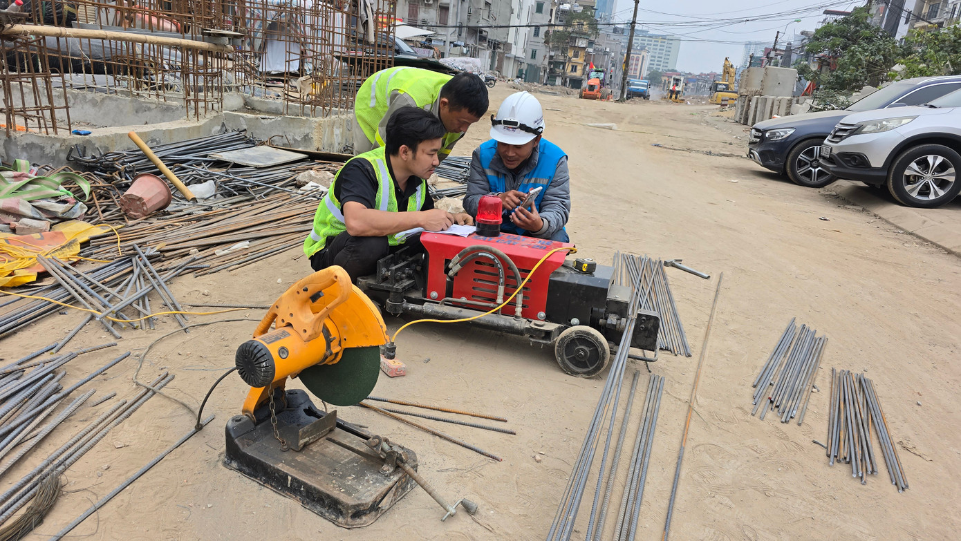 Hà Nội: Công nhân làm việc xuyên Tết trên công trường Vành đai 1- Ảnh 7.