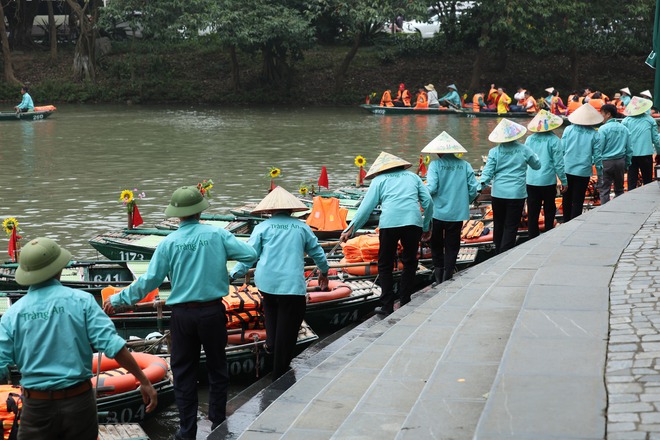 Di sản Tràng An (Ninh Bình) ra thông báo khẩn giữa mùng 4 Tết- Ảnh 4. Di sản Tràng An (Ninh Bình) ra thông báo khẩn giữa mùng 4 Tết- Ảnh 4.