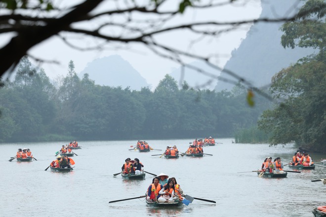 Di sản Tràng An (Ninh Bình) ra thông báo khẩn giữa mùng 4 Tết- Ảnh 3. Di sản Tràng An (Ninh Bình) ra thông báo khẩn giữa mùng 4 Tết- Ảnh 3.