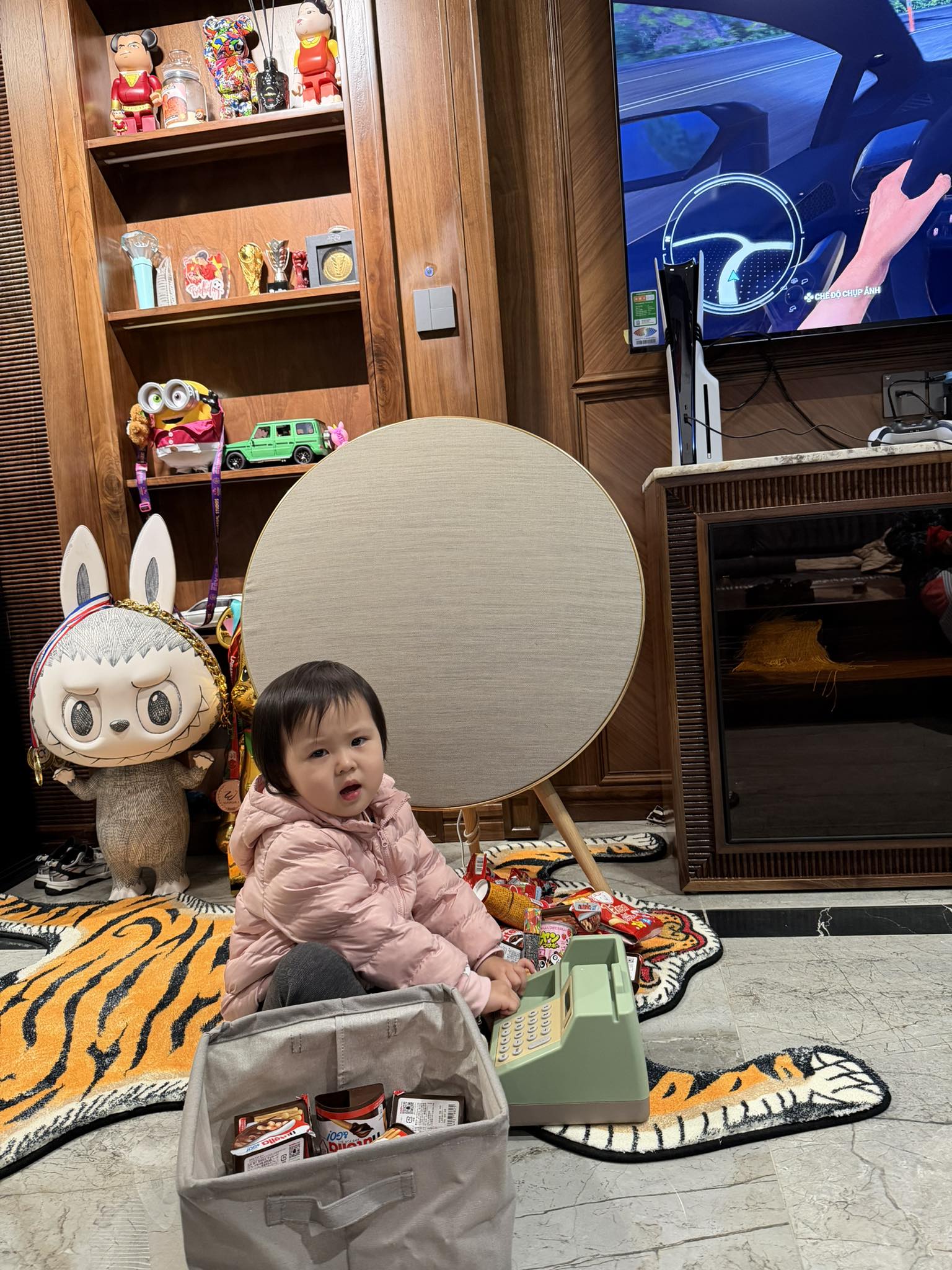 Cuộc sống của Duy Mạnh và vợ tiểu thư Hà thành trong cơ ngơi 5 tầng ở trung tâm phố cổ, netizen “chỉ biết ước”- Ảnh 8. Cuộc sống của Duy Mạnh và vợ tiểu thư Hà thành trong cơ ngơi 5 tầng ở trung tâm phố cổ, netizen “chỉ biết ước”- Ảnh 8.