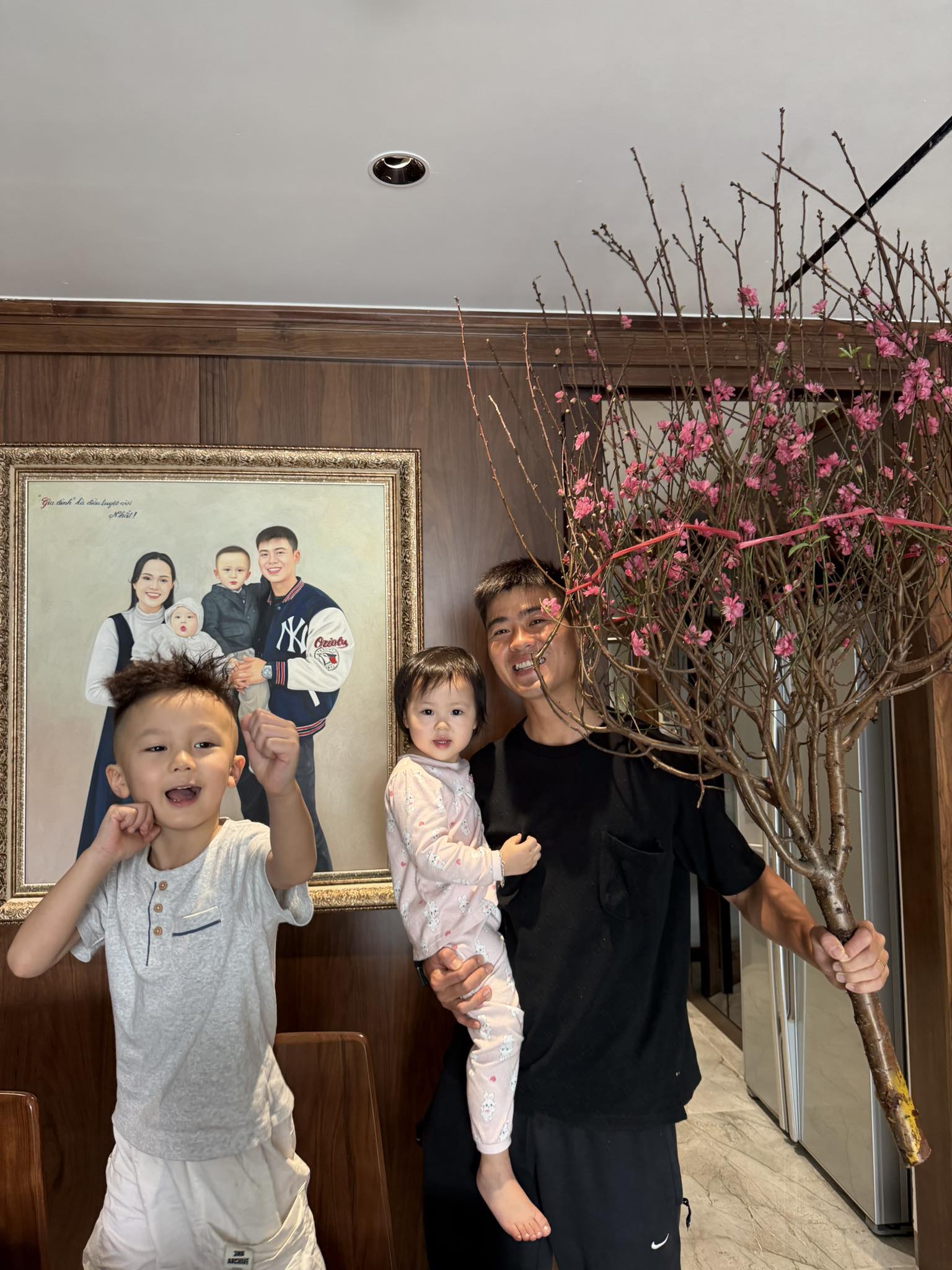 Cuộc sống của Duy Mạnh và vợ tiểu thư Hà thành trong cơ ngơi 5 tầng ở trung tâm phố cổ, netizen “chỉ biết ước”- Ảnh 7. Cuộc sống của Duy Mạnh và vợ tiểu thư Hà thành trong cơ ngơi 5 tầng ở trung tâm phố cổ, netizen “chỉ biết ước”- Ảnh 7.