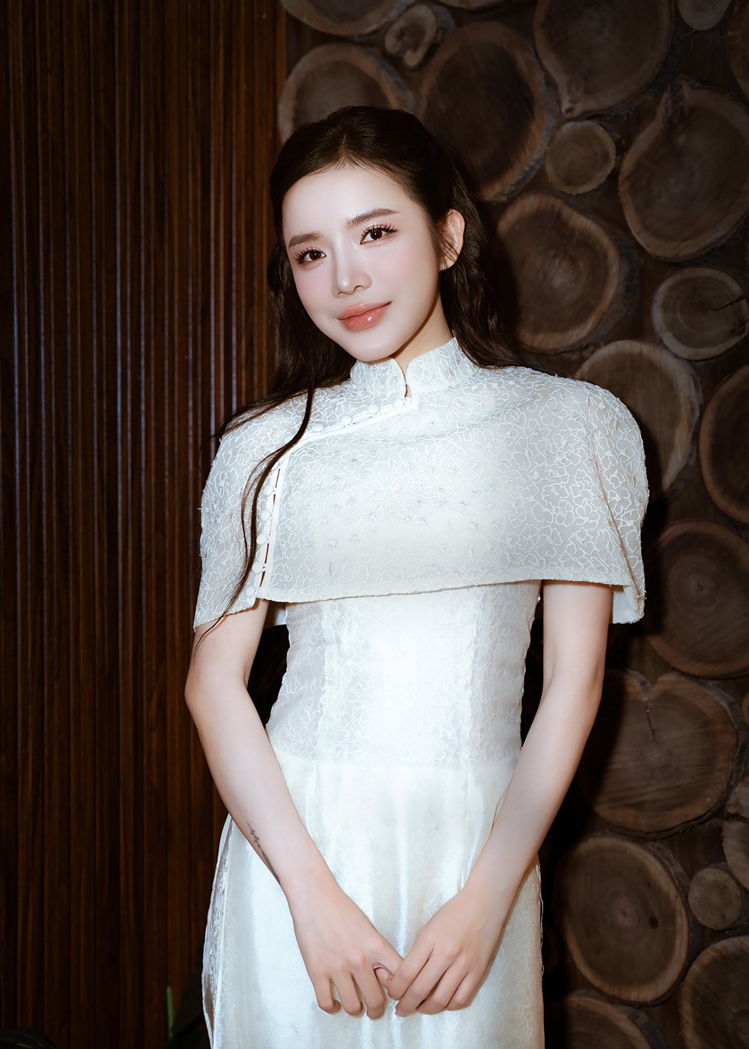 Nữ chính trăm tỷ mới của Trấn Thành: Ca nhạc sĩ đa tài, hát nhạc phim cực “suy” còn nhan sắc thì ngày càng lạ- Ảnh 9.