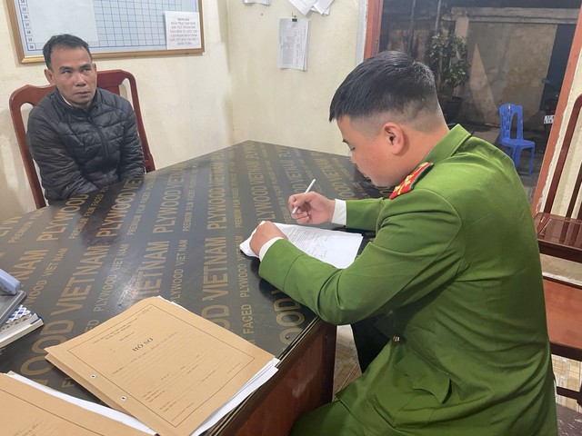 Bắt, khám xét khẩn cấp nơi ở của Phạm Văn Khoa SN 1975- Ảnh 1.