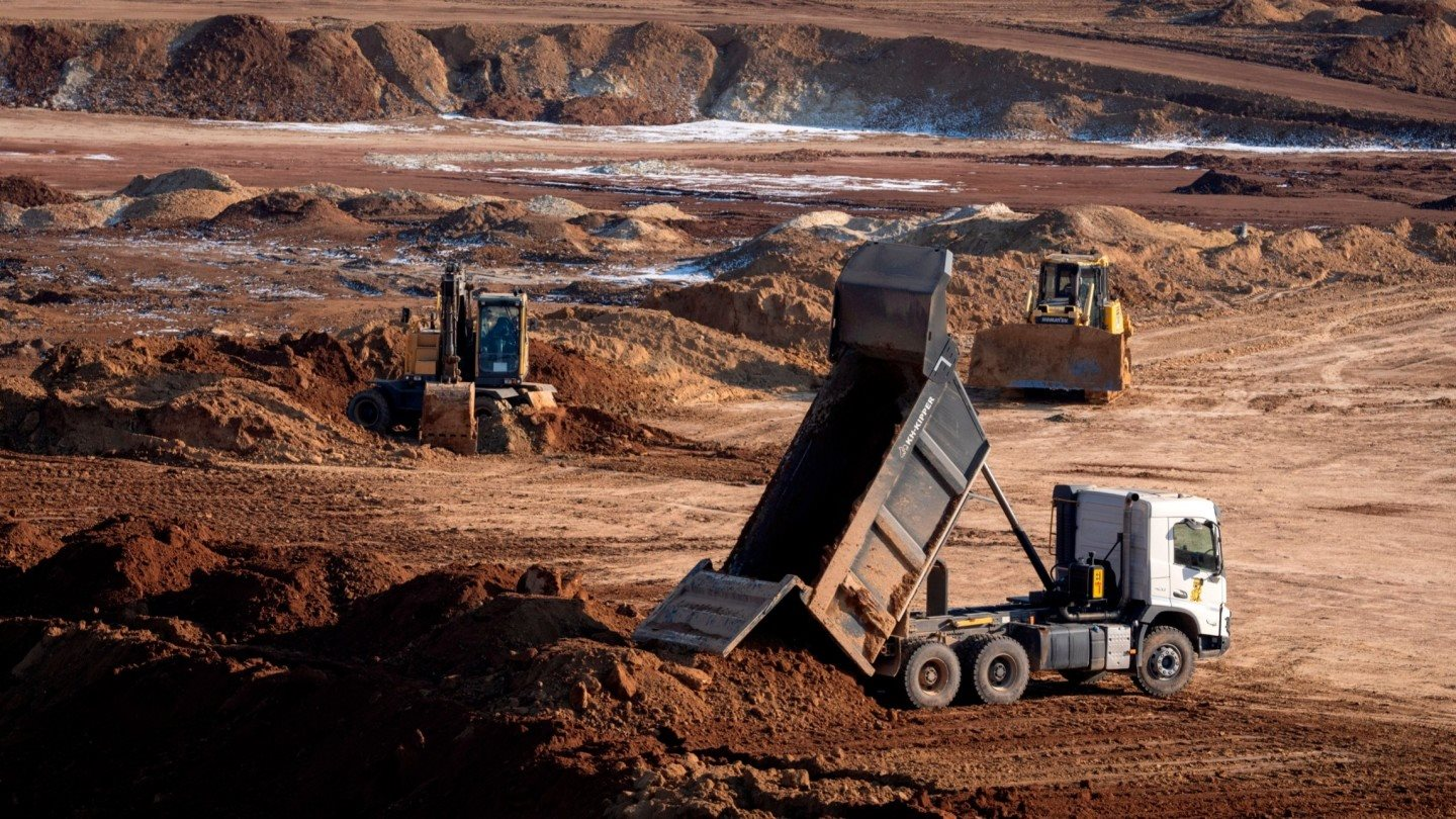 Quốc gia này đã khai thác 70 tấn vàng trong năm 2025 nhưng vẫn còn 75% tài nguyên chưa được khai thác - Liệu đây có là 'mỏ vàng' mới của thế giới? - Ảnh 1.