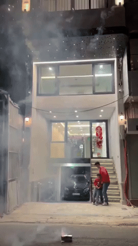 Cuộc sống của Duy Mạnh và vợ tiểu thư Hà thành trong cơ ngơi 5 tầng ở trung tâm phố cổ, netizen “chỉ biết ước”- Ảnh 2. Cuộc sống của Duy Mạnh và vợ tiểu thư Hà thành trong cơ ngơi 5 tầng ở trung tâm phố cổ, netizen “chỉ biết ước”- Ảnh 2.