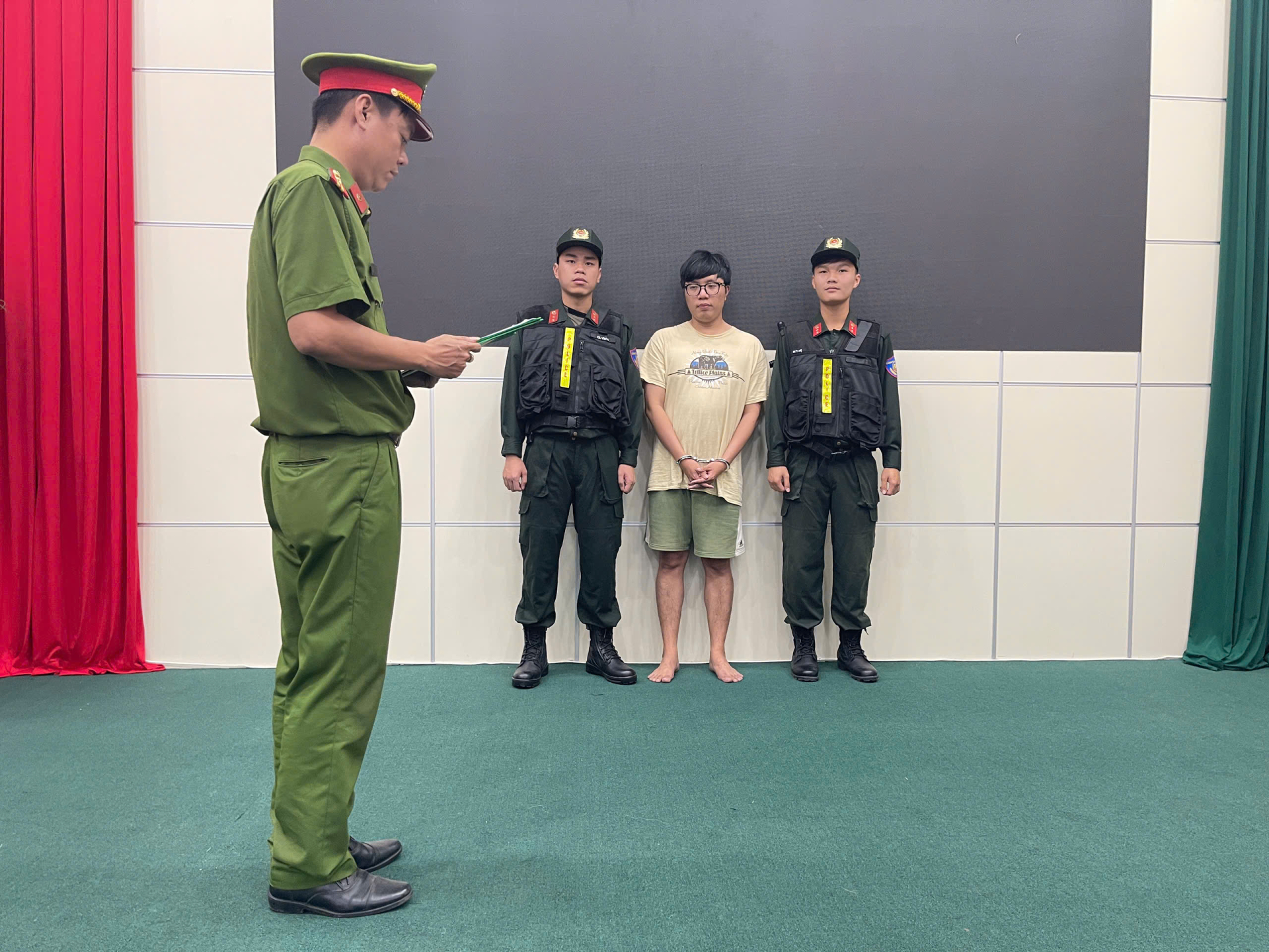 "Đại gia" Trương Nhật Phương khai gì sau khi lừa hàng trăm phụ nữ "quan hệ" và quay clip?- Ảnh 2.