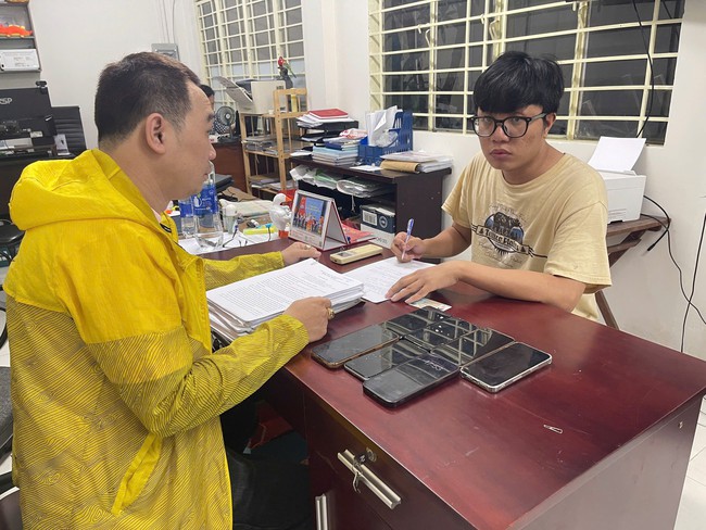 Công an TPHCM bắt giữ "đại gia" lừa tình, trộm cắp tài sản của hàng trăm "sugar baby"- Ảnh 1.