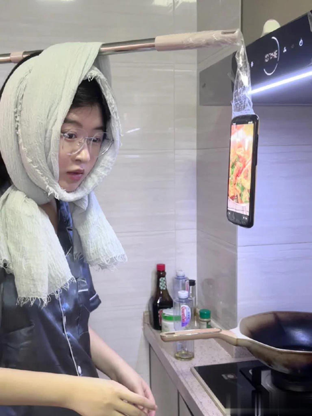 Nấu ăn đừng làm 3 việc này bên cạnh, coi chừng “nổ tung” cả gian bếp- Ảnh 4.