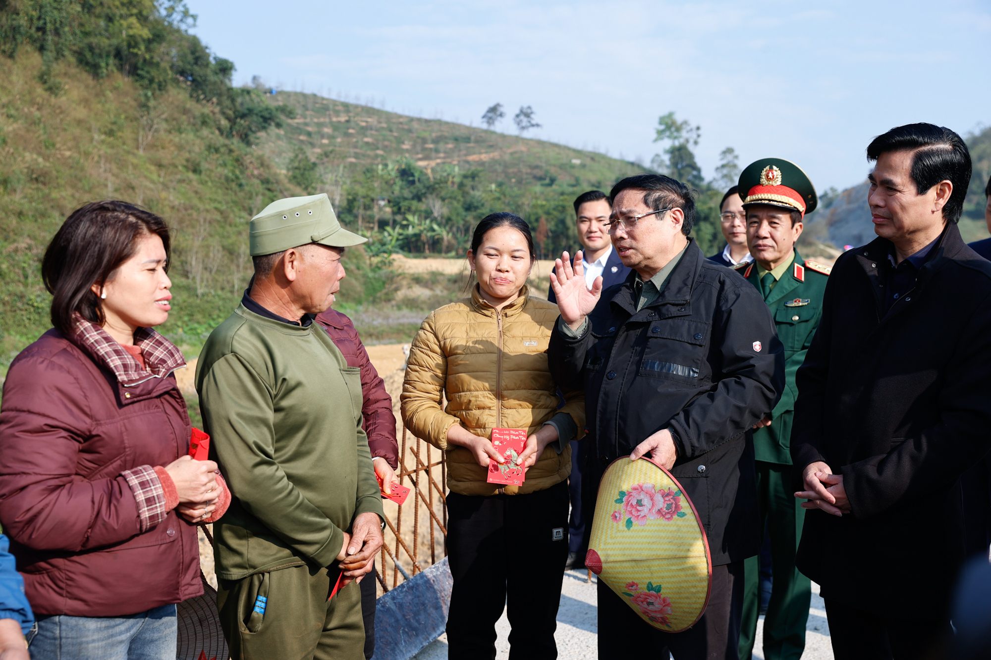 Thủ tướng kiểm tra dự án giao thông trọng điểm tại Lạng Sơn và Cao Bằng- Ảnh 1.