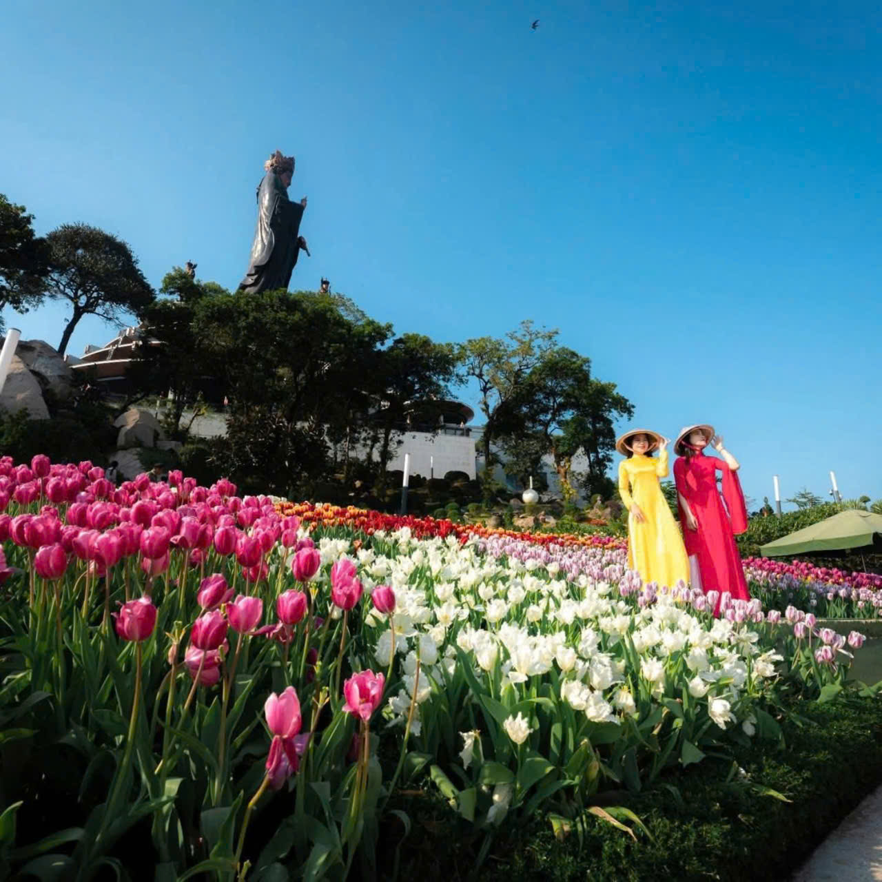 Núi Bà Đen đón lượng khách "khủng" trong 6 ngày Tết- Ảnh 1. Núi Bà Đen đón lượng khách "khủng" trong 6 ngày Tết- Ảnh 1.