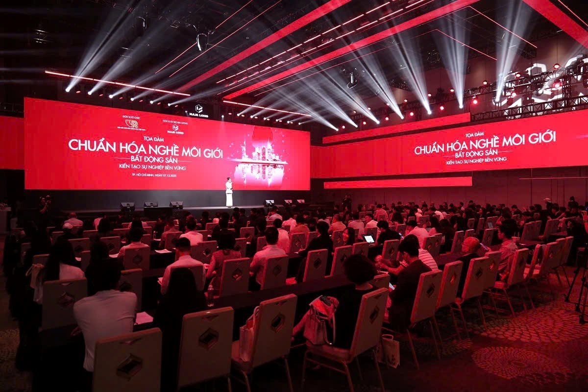 “Lá chắn vàng” của môi giới chuyên nghiệp trong năm mới Bính Ngọ- Ảnh 2. “Lá chắn vàng” của môi giới chuyên nghiệp trong năm mới Bính Ngọ- Ảnh 2.