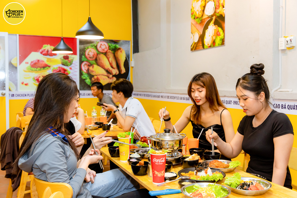 Chuỗi gà rán 100 cửa hàng quen mặt giới trẻ Việt bất ngờ "đổi chủ" ngay đầu năm mới- Ảnh 2.