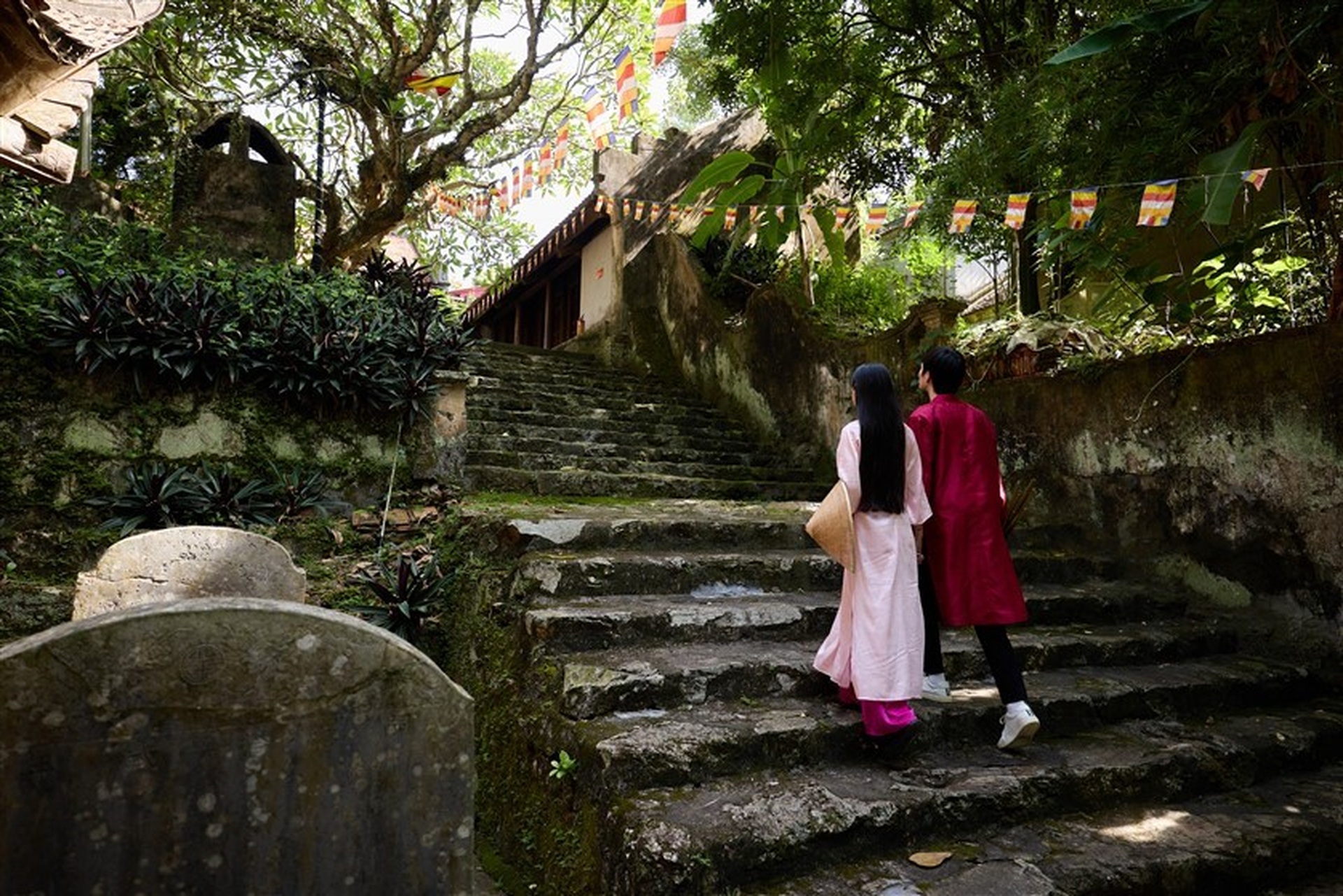 Ngọn núi cao chưa đến 100m, được mệnh danh là "núi rồng": Trên đỉnh có di tích quốc gia gần 1000 tuổi - Ảnh 6.