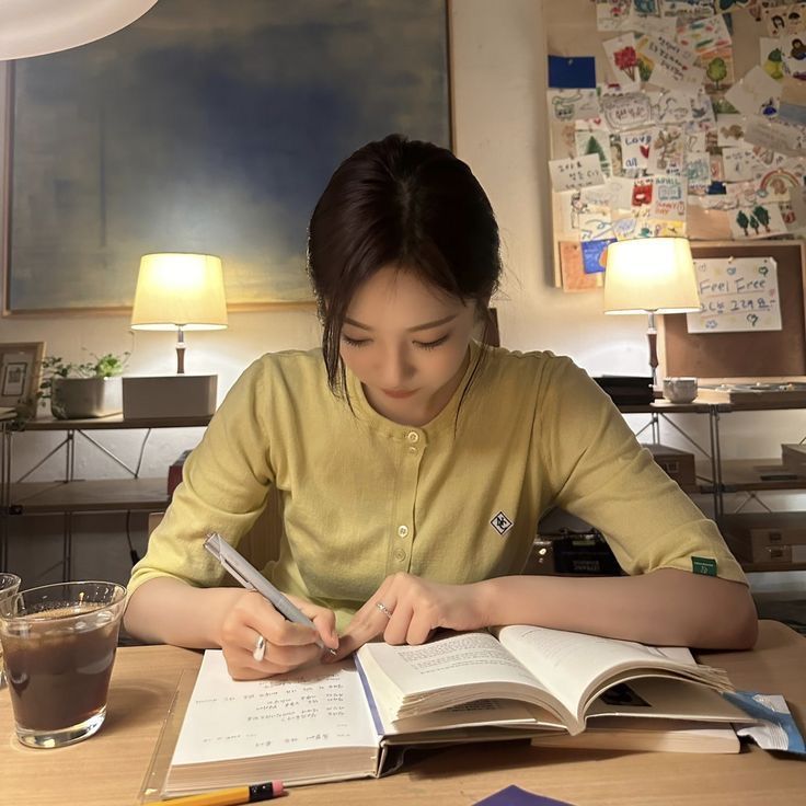 Mùng 5 Tết, tôi mở tài khoản và nhận ra: Niềm vui 5 ngày có thể trả giá bằng 3 tháng sau- Ảnh 1.