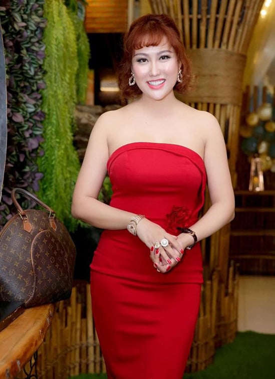 Đại gia miền Tây si mê mẹ đơn thân U55 là nghệ sĩ, Phó Viện trưởng- Ảnh 1.