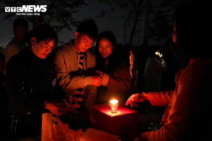 Khám phá chợ âm dương độc đáo, họp duy nhất mỗi năm 1 lần lúc nửa đêm- Ảnh 8.