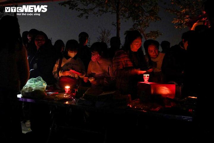 Khám phá chợ âm dương độc đáo, họp duy nhất mỗi năm 1 lần lúc nửa đêm- Ảnh 7.