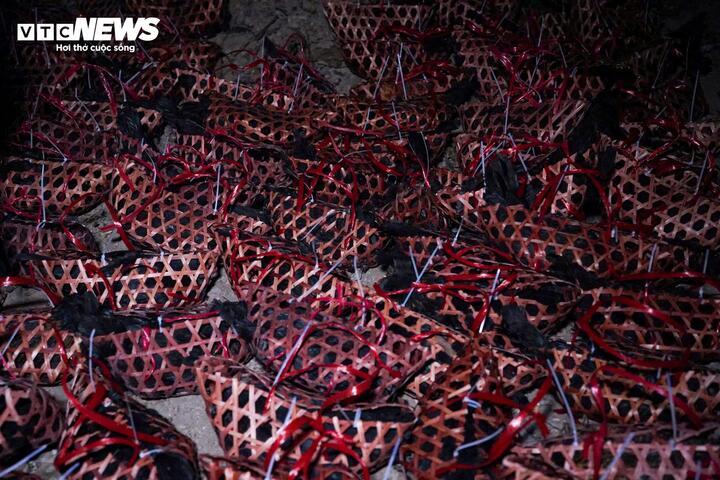 Khám phá chợ âm dương độc đáo, họp duy nhất mỗi năm 1 lần lúc nửa đêm- Ảnh 12.