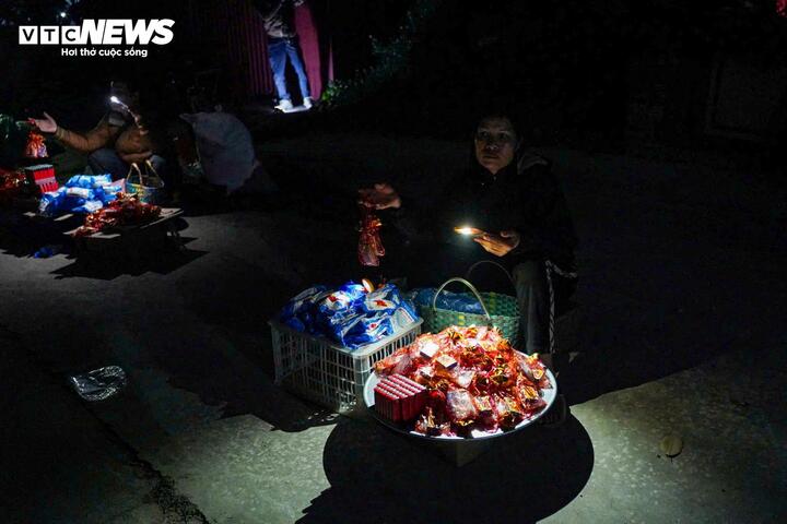 Khám phá chợ âm dương độc đáo, họp duy nhất mỗi năm 1 lần lúc nửa đêm- Ảnh 5.