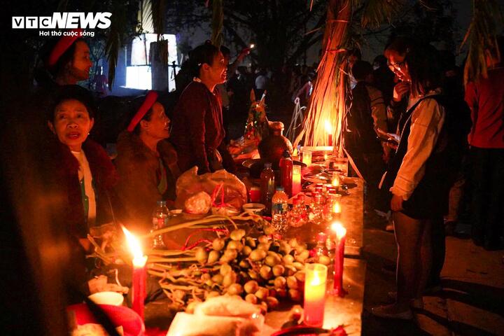 Khám phá chợ âm dương độc đáo, họp duy nhất mỗi năm 1 lần lúc nửa đêm- Ảnh 6.